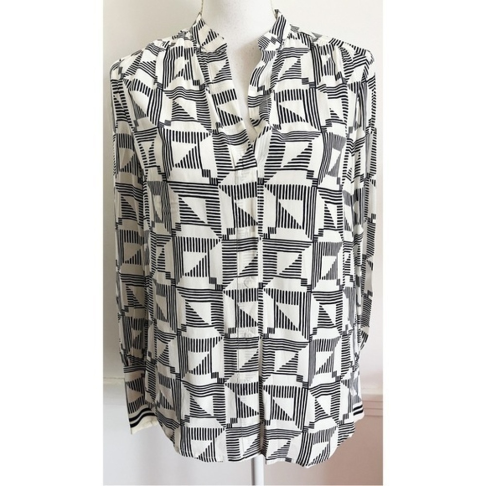 Joie • Black White Geometric Shaped Pattern Blouse